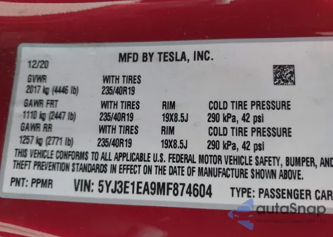 2021 Tesla Model 3 Standard Range Plus Rear-Wheel Drive z USA, uszkodzony, nr VIN 5YJ3E1EA9MF874604